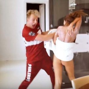Erika Costell culo desnudo