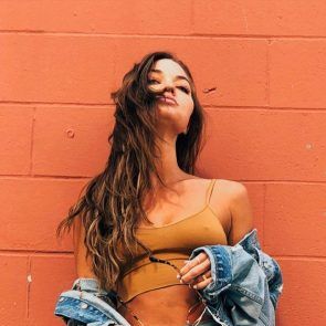 Erika Costell pezones